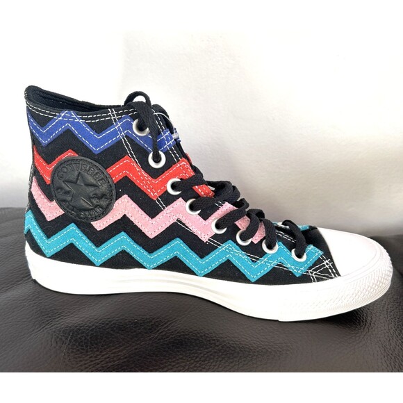 Converse Chuck Taylor All Star Hi Black University Red Women's Sz 9 Chevron New - Picture 4 of 8